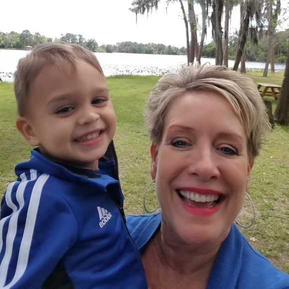 Meet your Posher, Laura - Picture 2 of 2